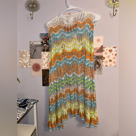 A La Carte Multicolored Crochet Sleeveless Cardigan NWT - Picture 4 of 6